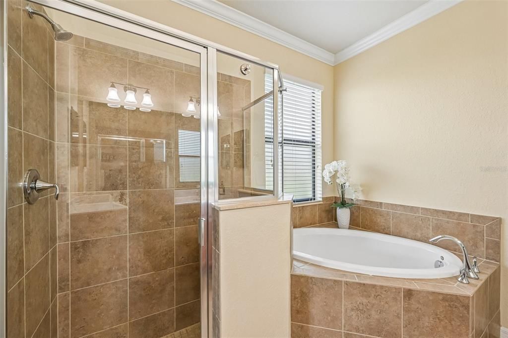 For Sale: $324,900 (2 beds, 2 baths, 1568 Square Feet)
