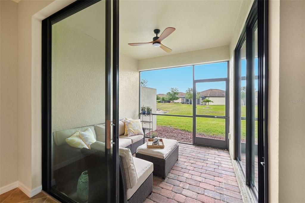 For Sale: $324,900 (2 beds, 2 baths, 1568 Square Feet)