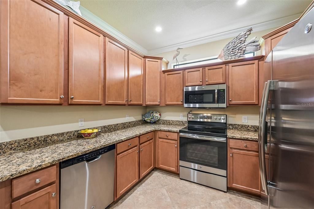 For Sale: $324,900 (2 beds, 2 baths, 1568 Square Feet)