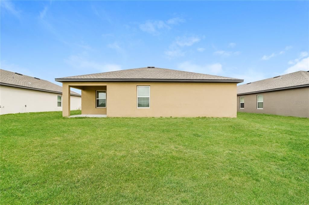 For Rent: $2,398 (5 beds, 2 baths, 1975 Square Feet)