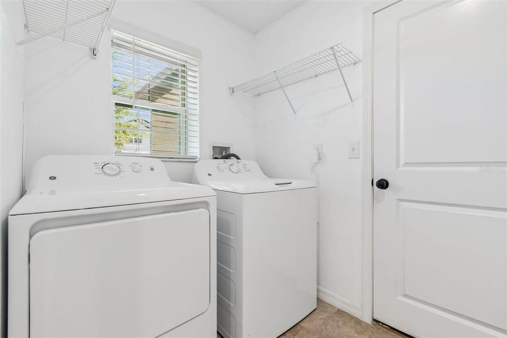En Venta: $294,000 (3 camas, 2 baños, 1451 Pies cuadrados)
