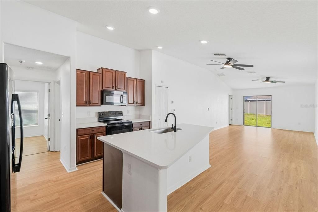 En Venta: $294,000 (3 camas, 2 baños, 1451 Pies cuadrados)