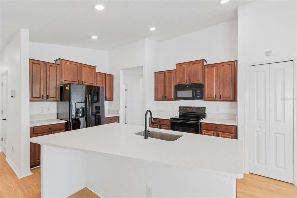 En Venta: $294,000 (3 camas, 2 baños, 1451 Pies cuadrados)
