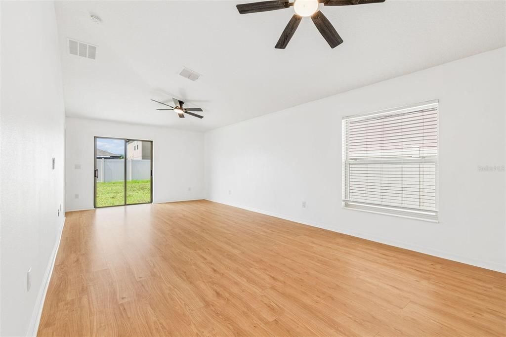 En Venta: $294,000 (3 camas, 2 baños, 1451 Pies cuadrados)
