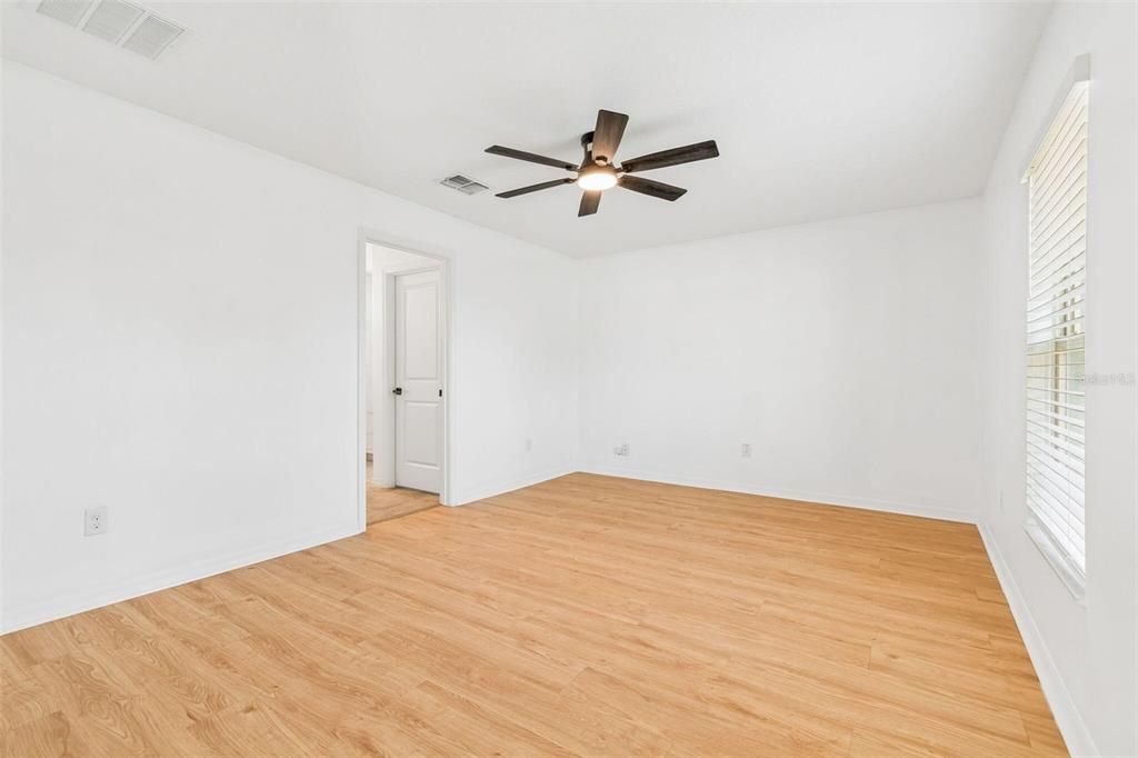 En Venta: $294,000 (3 camas, 2 baños, 1451 Pies cuadrados)