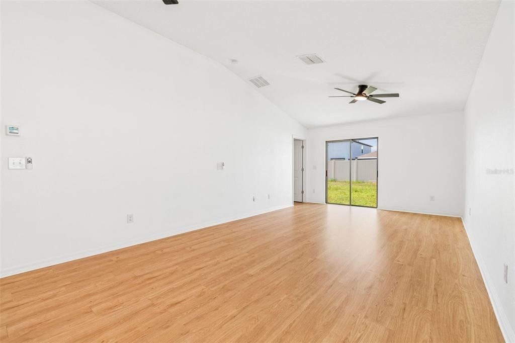 En Venta: $294,000 (3 camas, 2 baños, 1451 Pies cuadrados)