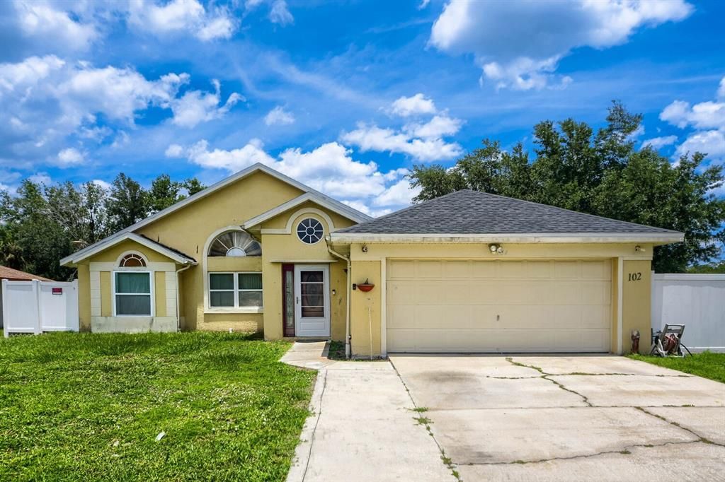 For Sale: $279,900 (3 beds, 2 baths, 1134 Square Feet)