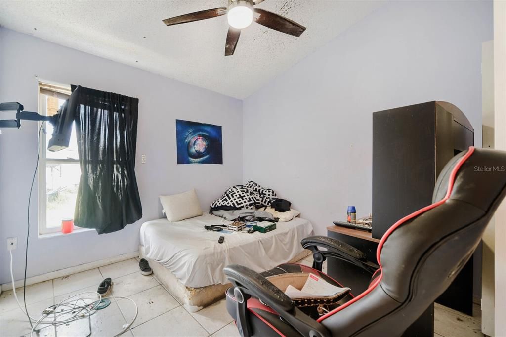 For Sale: $279,900 (3 beds, 2 baths, 1134 Square Feet)