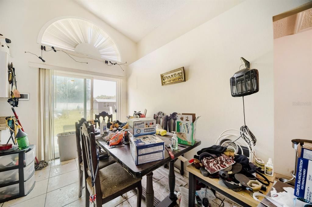 For Sale: $279,900 (3 beds, 2 baths, 1134 Square Feet)
