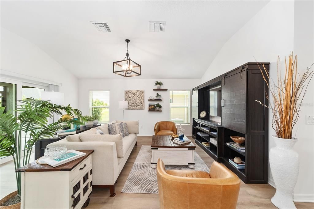 For Sale: $550,000 (4 beds, 2 baths, 2034 Square Feet)