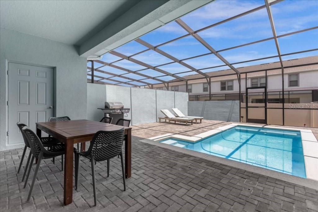 En Venta: $439,000 (5 camas, 4 baños, 2263 Pies cuadrados)