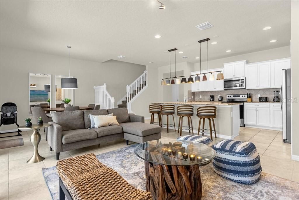 En Venta: $439,000 (5 camas, 4 baños, 2263 Pies cuadrados)