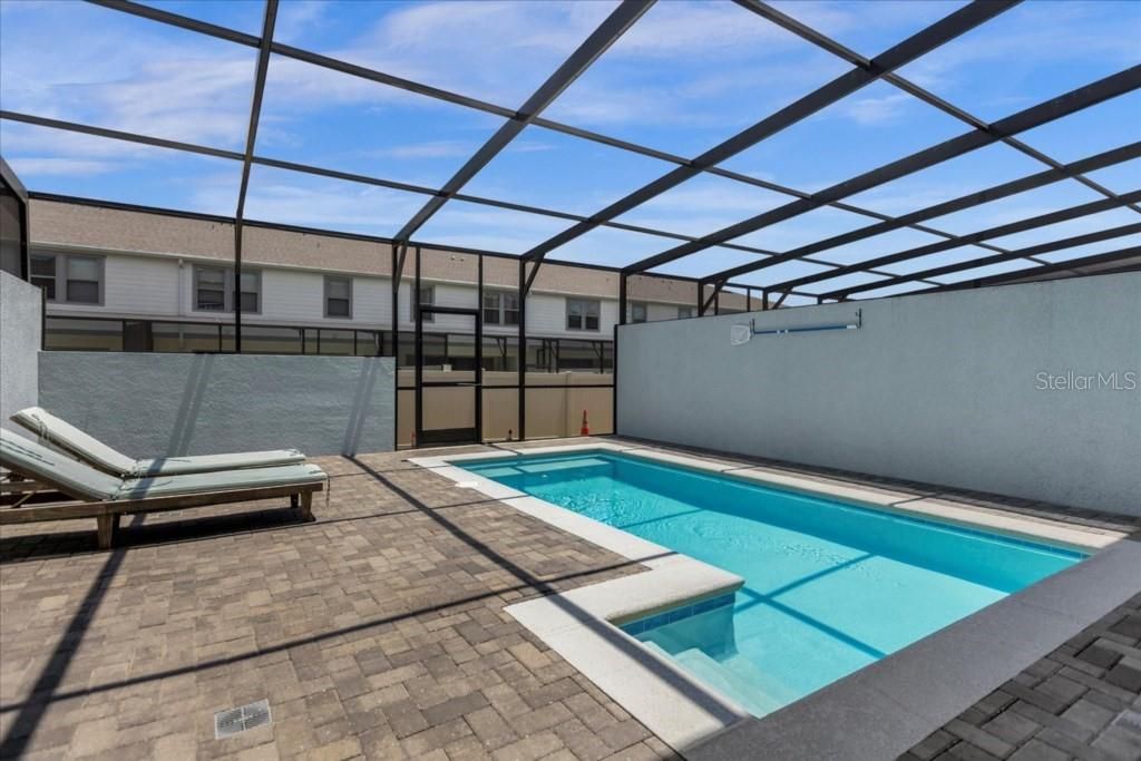 En Venta: $439,000 (5 camas, 4 baños, 2263 Pies cuadrados)