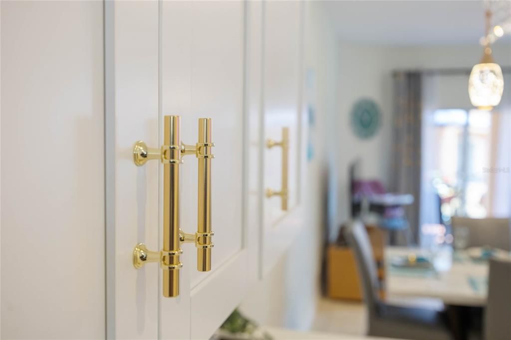 На продажу: $330,000 (3 спален, 2 ванн, 1435 Квадратных фут)