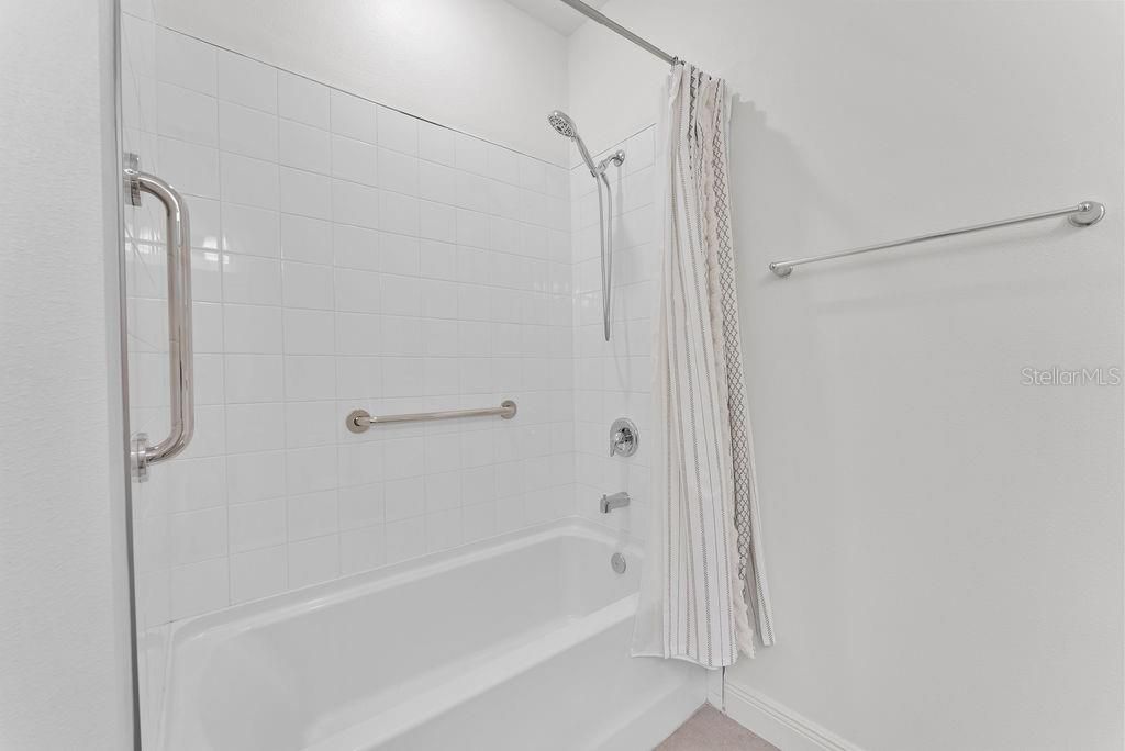 En Renta: $3,900 (5 camas, 3 baños, 2328 Pies cuadrados)