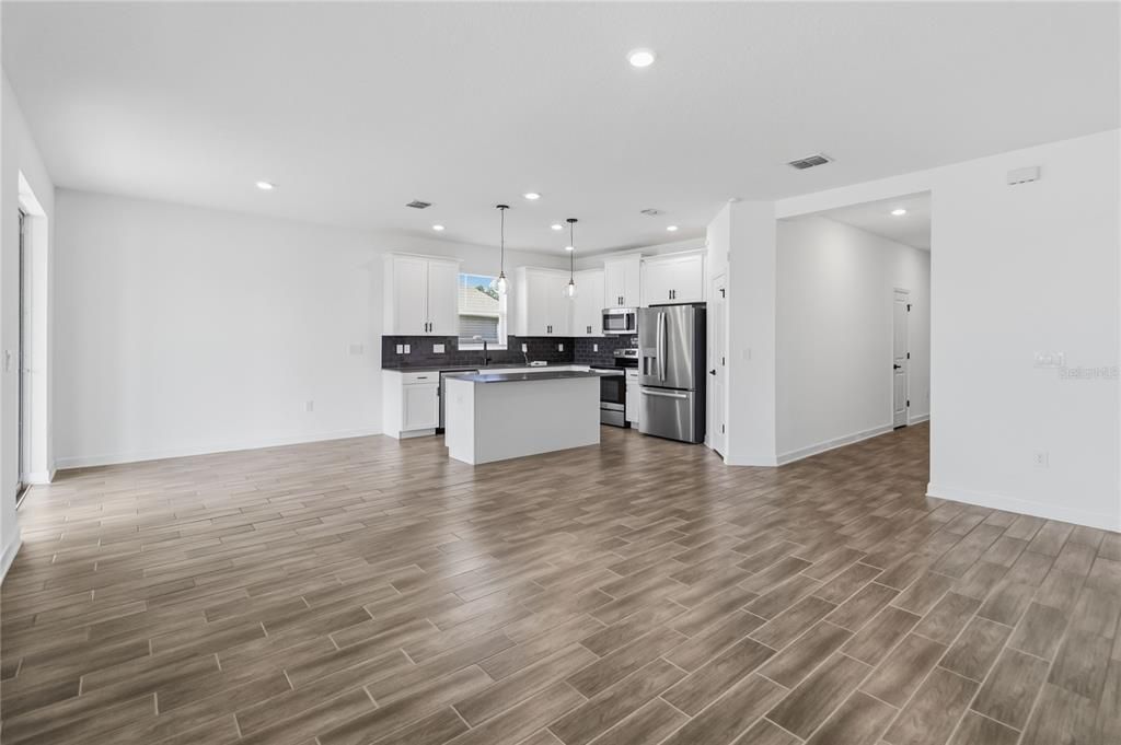 For Rent: $3,000 (4 beds, 2 baths, 1843 Square Feet)