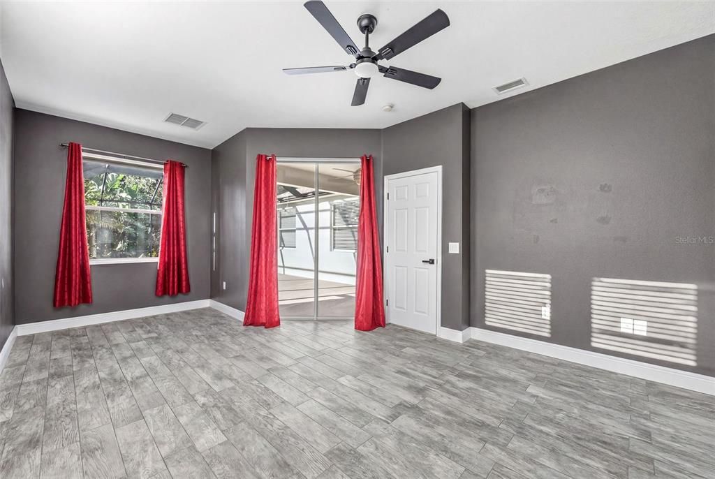 For Sale: $575,000 (4 beds, 2 baths, 2050 Square Feet)