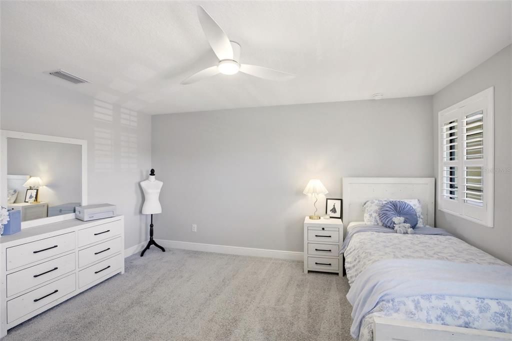 For Sale: $799,900 (5 beds, 4 baths, 3597 Square Feet)