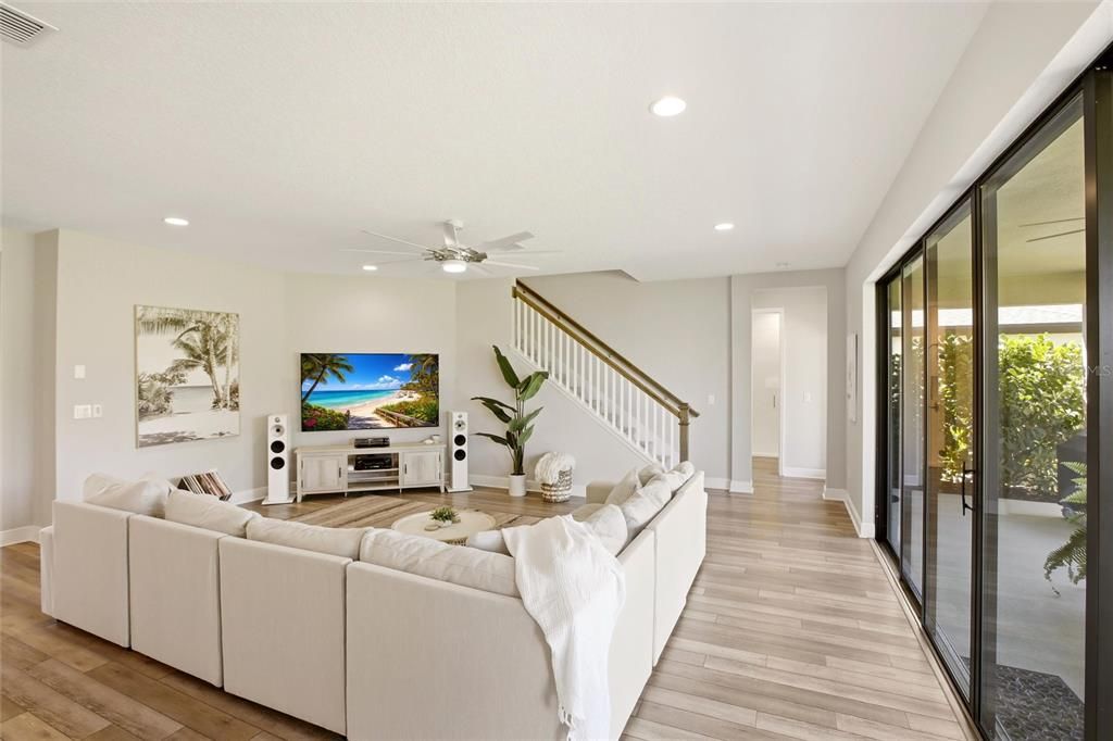 For Sale: $799,900 (5 beds, 4 baths, 3597 Square Feet)