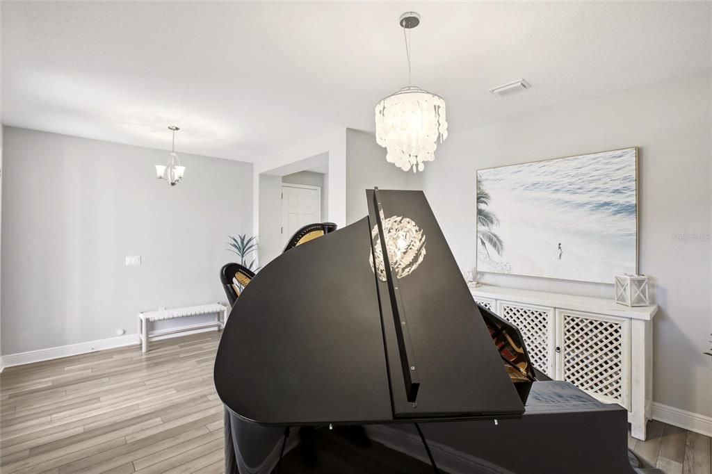 For Sale: $799,900 (5 beds, 4 baths, 3597 Square Feet)