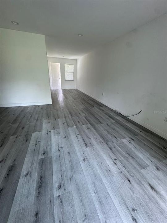 Activo con contrato: $254,900 (3 camas, 2 baños, 1749 Pies cuadrados)