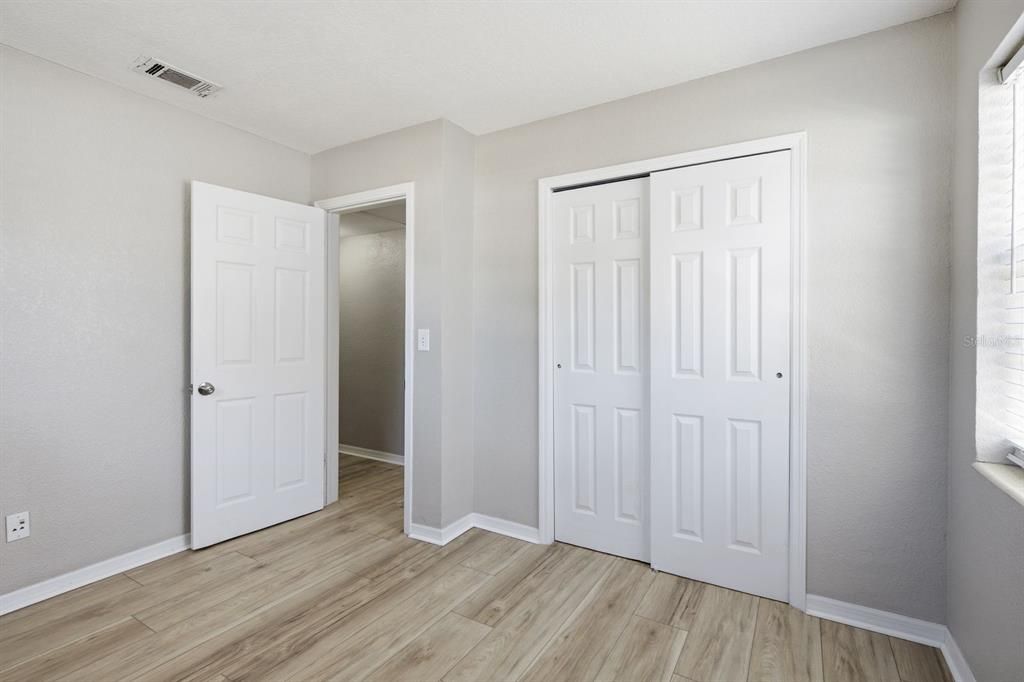 For Sale: $359,900 (3 beds, 1 baths, 925 Square Feet)