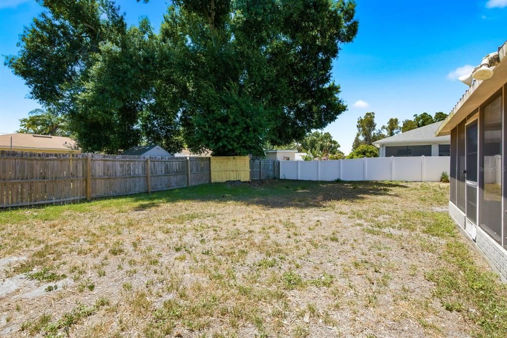 For Sale: $359,900 (3 beds, 1 baths, 925 Square Feet)