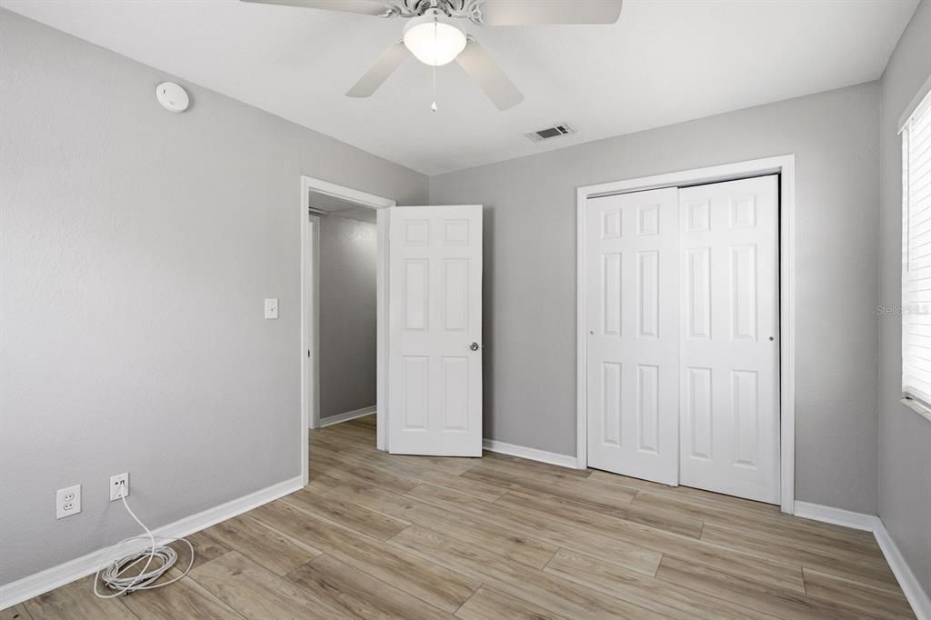 For Sale: $359,900 (3 beds, 1 baths, 925 Square Feet)