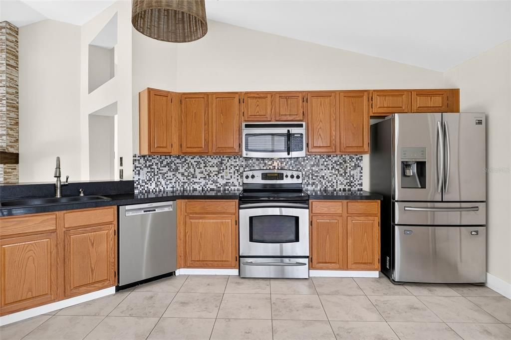 For Sale: $499,900 (4 beds, 2 baths, 2427 Square Feet)