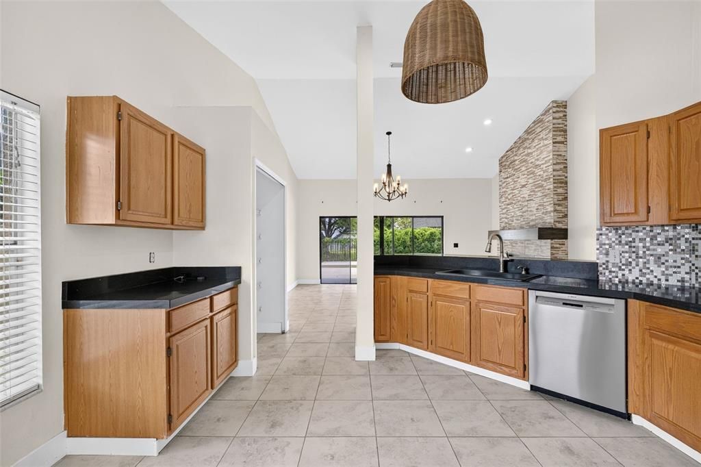 For Sale: $499,900 (4 beds, 2 baths, 2427 Square Feet)