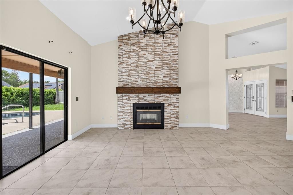 For Sale: $499,900 (4 beds, 2 baths, 2427 Square Feet)