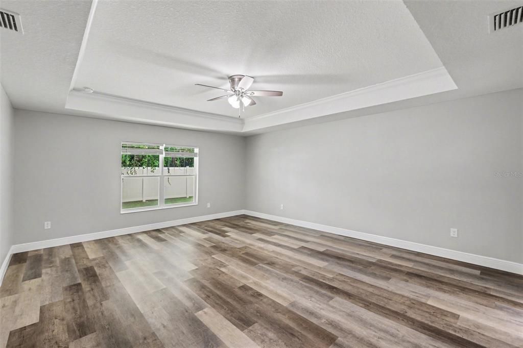На продажу: $289,900 (3 спален, 2 ванн, 1710 Квадратных фут)