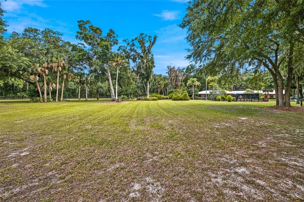 For Sale: $580,000 (2 beds, 2 baths, 1200 Square Feet)