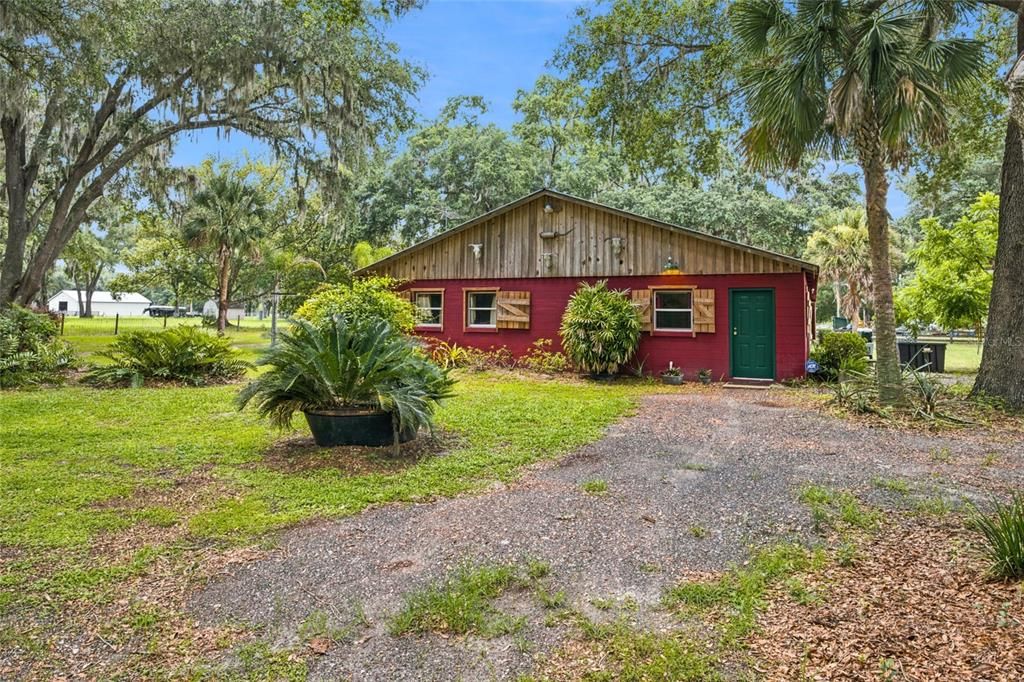 For Sale: $580,000 (2 beds, 2 baths, 1200 Square Feet)