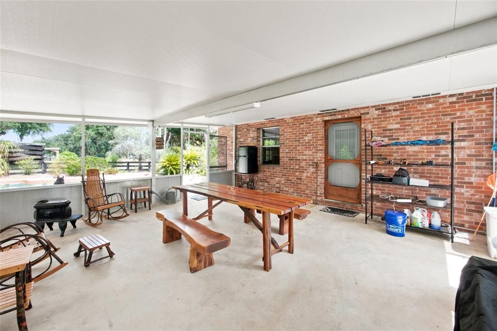 For Sale: $580,000 (2 beds, 2 baths, 1200 Square Feet)