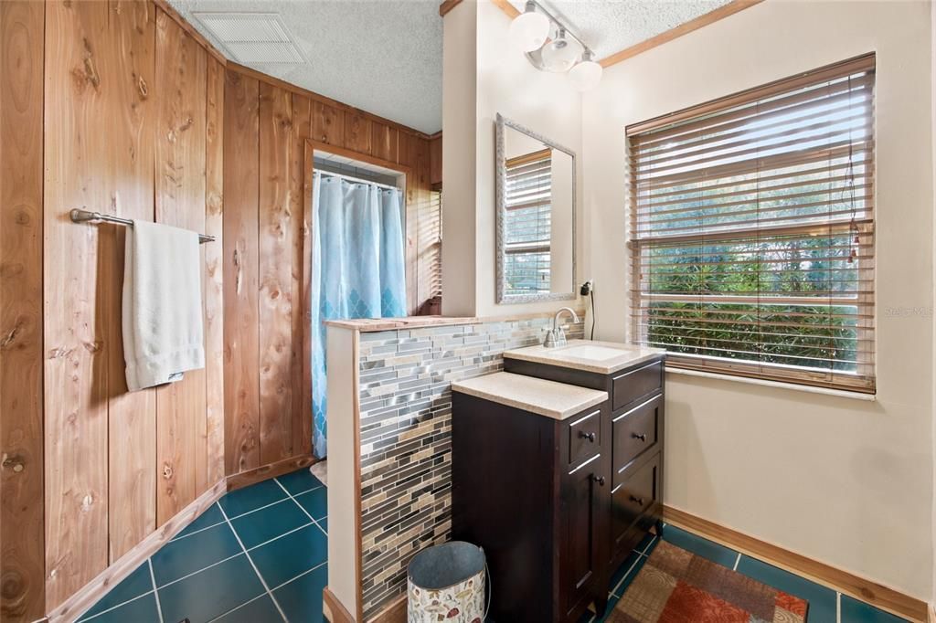 For Sale: $580,000 (2 beds, 2 baths, 1200 Square Feet)
