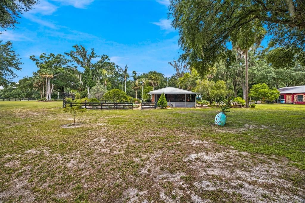 For Sale: $580,000 (2 beds, 2 baths, 1200 Square Feet)