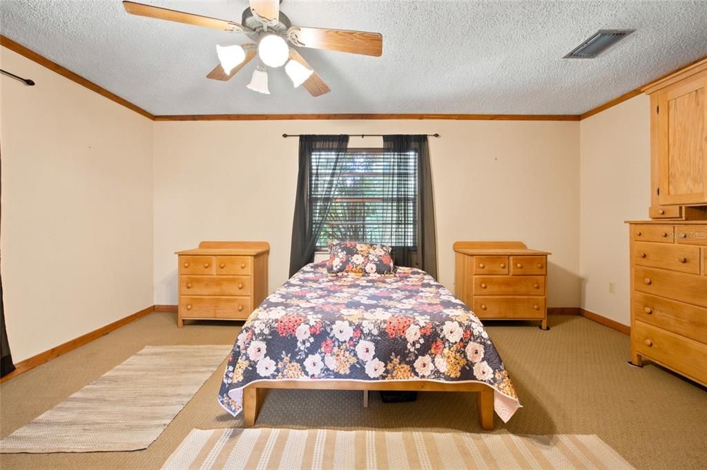For Sale: $580,000 (2 beds, 2 baths, 1200 Square Feet)