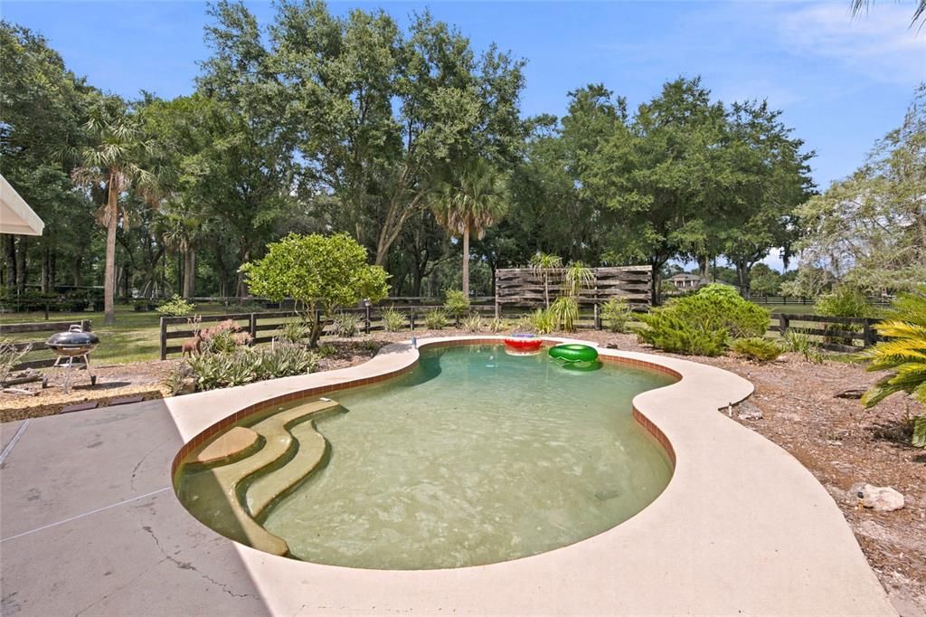 For Sale: $580,000 (2 beds, 2 baths, 1200 Square Feet)