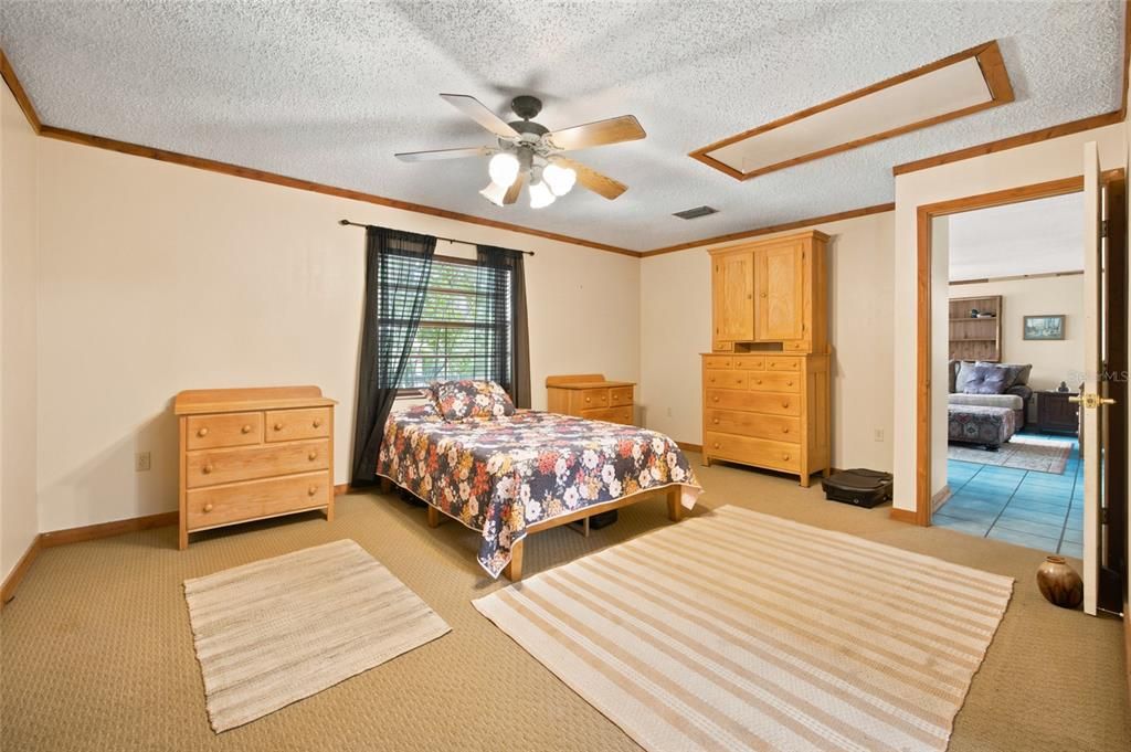 For Sale: $580,000 (2 beds, 2 baths, 1200 Square Feet)