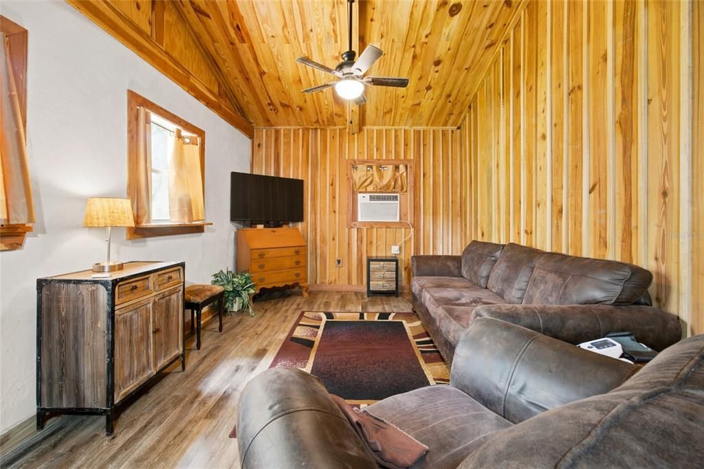 For Sale: $580,000 (2 beds, 2 baths, 1200 Square Feet)