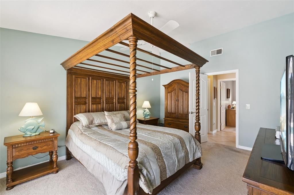 For Sale: $549,900 (3 beds, 2 baths, 1718 Square Feet)