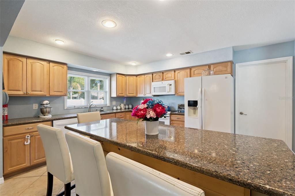 For Sale: $549,900 (3 beds, 2 baths, 1718 Square Feet)