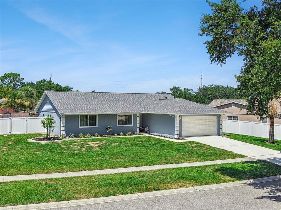 For Sale: $549,900 (3 beds, 2 baths, 1718 Square Feet)