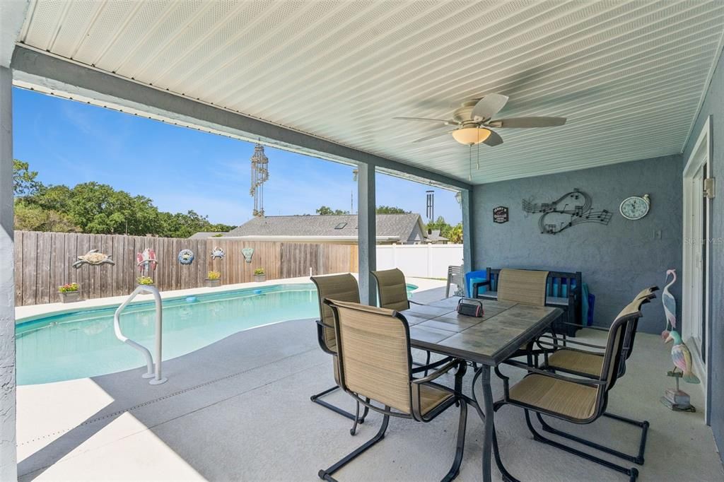 For Sale: $549,900 (3 beds, 2 baths, 1718 Square Feet)