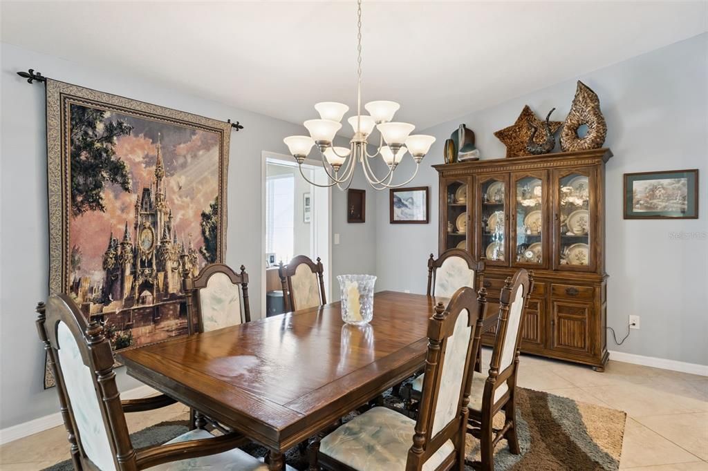 For Sale: $549,900 (3 beds, 2 baths, 1718 Square Feet)
