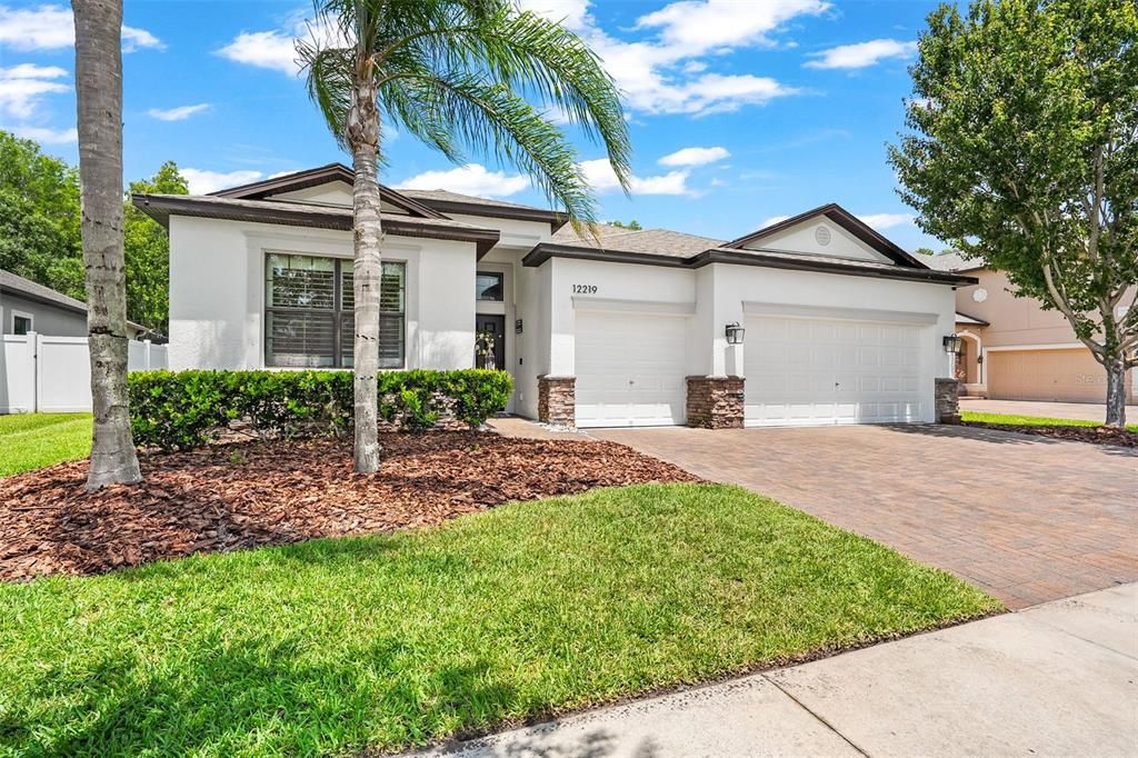 Active With Contract: $540,000 (4 beds, 3 baths, 2293 Square Feet)
