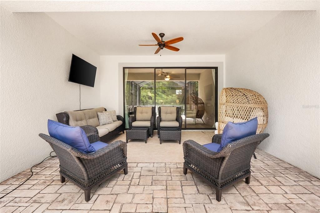 Active With Contract: $540,000 (4 beds, 3 baths, 2293 Square Feet)