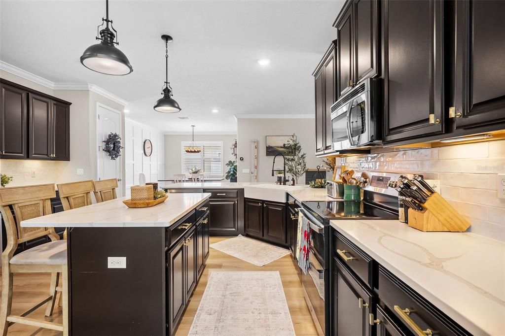 Active With Contract: $540,000 (4 beds, 3 baths, 2293 Square Feet)