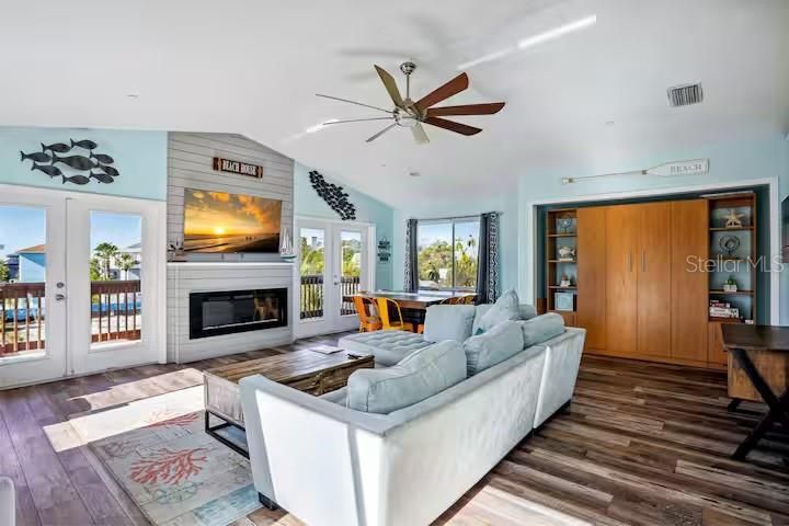 For Sale: $1,395,000 (5 beds, 3 baths, 2449 Square Feet)